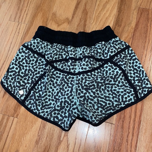 LULULEMON shorts 👟 - Picture 2 of 2